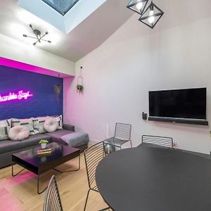 Delightful Brand New 2 BR house in Covent Garden